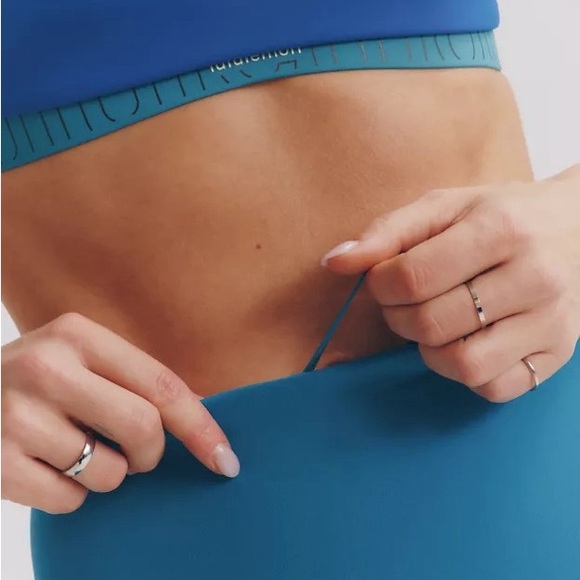 Lululemon Wunder Train High-Rise Short 6" - Size 12 - Picture 9 of 14